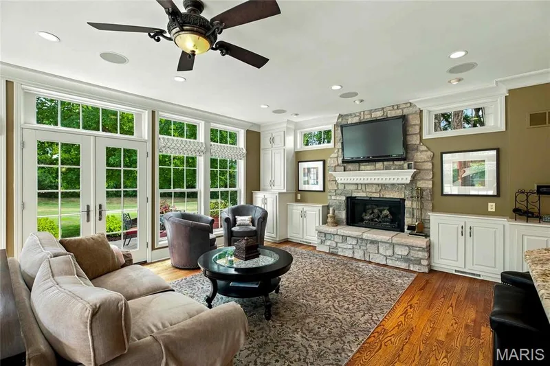 1803 Autumn Glen Court, Chesterfield, MO 63017 — listing photo 13 of 56