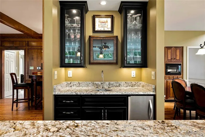 1803 Autumn Glen Court, Chesterfield, MO 63017 — listing photo 16 of 56