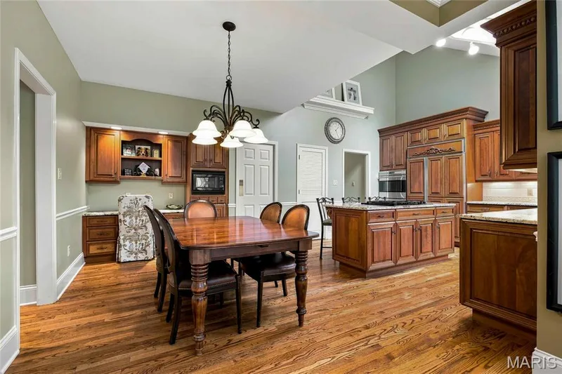 1803 Autumn Glen Court, Chesterfield, MO 63017 — listing photo 17 of 56