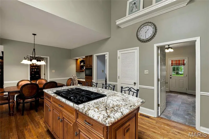 1803 Autumn Glen Court, Chesterfield, MO 63017 — listing photo 20 of 56