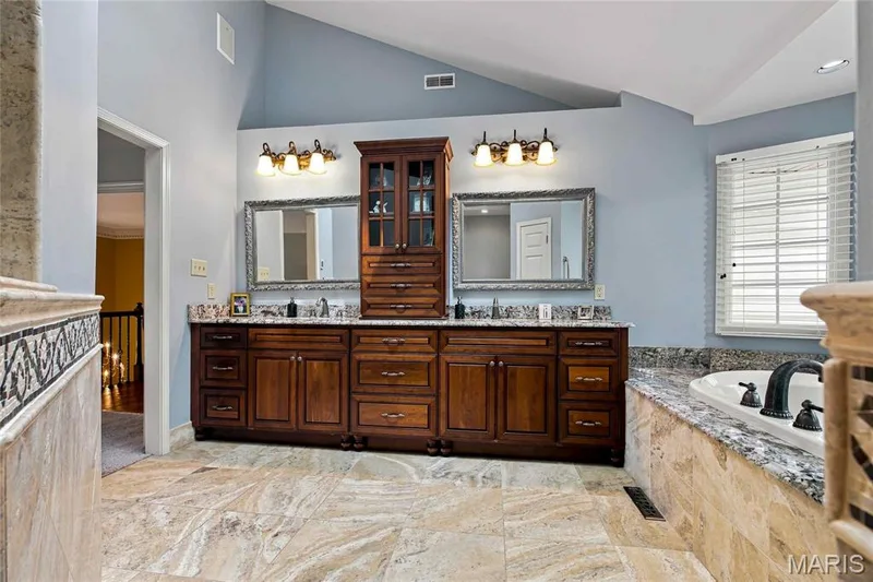 1803 Autumn Glen Court, Chesterfield, MO 63017 — listing photo 28 of 56
