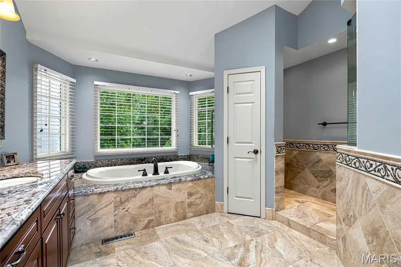 1803 Autumn Glen Court, Chesterfield, MO 63017 — listing photo 29 of 56