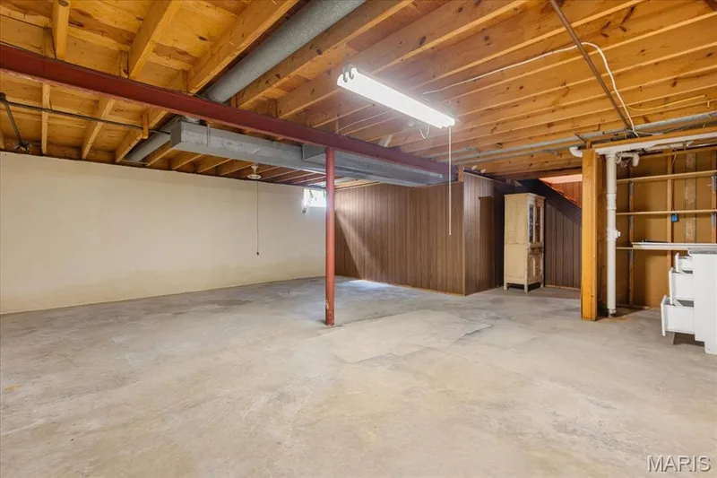 Plenty Of Space — 1001 Wilmington Drive, St Charles, MO 63301