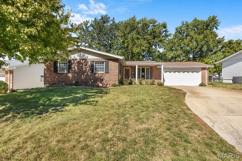 Welcome Home! — 1001 Wilmington Drive, St Charles, MO 63301