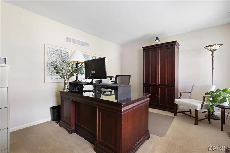 Main Level Office — 1131 Black Forest Drive, St Charles, MO 63301
