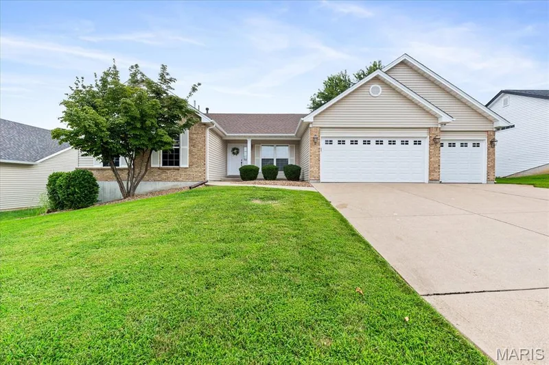 Welcome Home! — 312 Thoreau Boulevard, O'Fallon, MO 63366