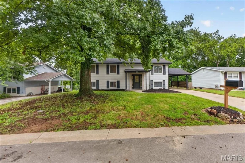 2026 Dawson Drive, St Charles, MO 63301 — listing photo 4 of 60