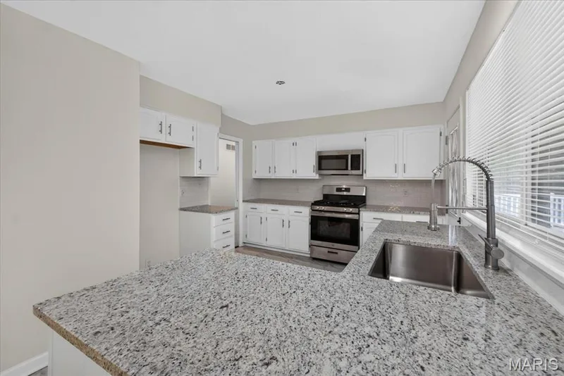 2026 Dawson Drive, St Charles, MO 63301 — listing photo 20 of 60