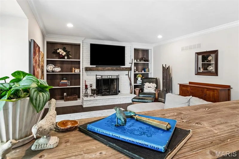 718 Cedar Field Court, Chesterfield, MO 63017 — listing photo 16 of 74