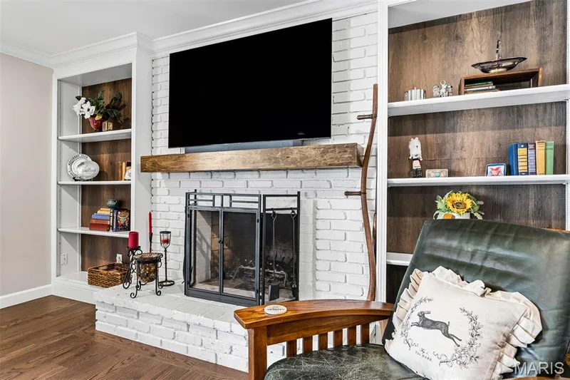 718 Cedar Field Court, Chesterfield, MO 63017 — listing photo 17 of 74