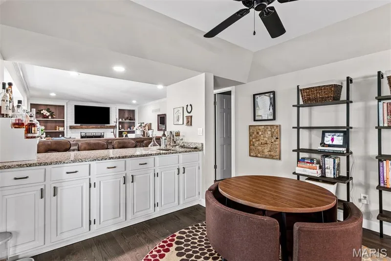 718 Cedar Field Court, Chesterfield, MO 63017 — listing photo 22 of 74