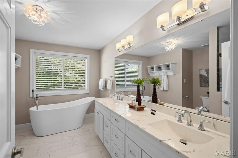 718 Cedar Field Court, Chesterfield, MO 63017 — listing photo 20 of 42