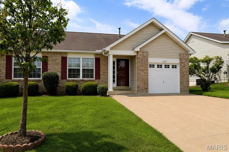 1289 Summergate Parkway #2B, St Peters, MO 63303 — listing photo 1 of 22