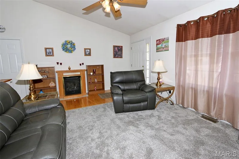 1289 Summergate Parkway #2B, St Peters, MO 63303 — listing photo 4 of 22