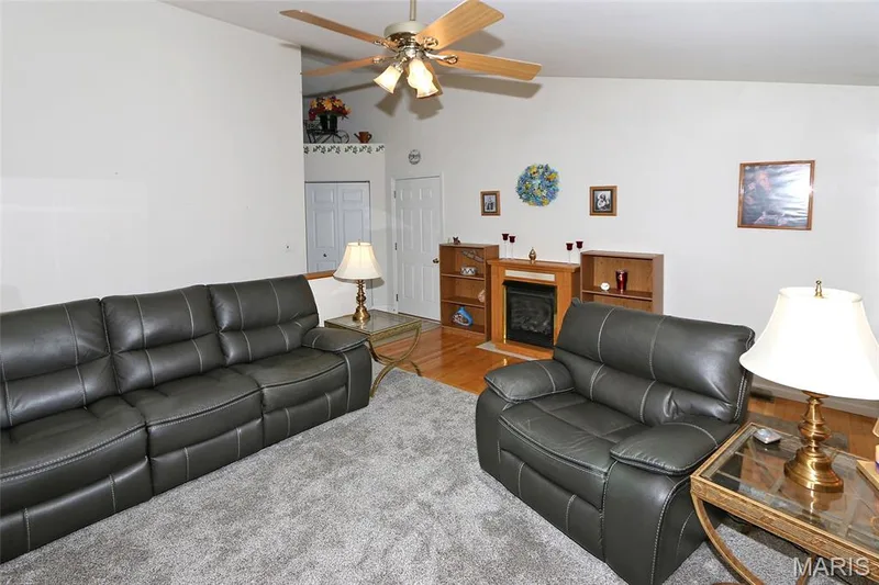 1289 Summergate Parkway #2B, St Peters, MO 63303 — listing photo 5 of 22