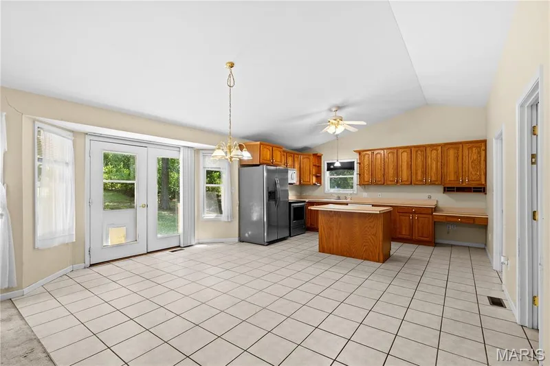 6 Meta Lane, New Melle, MO 63365 — listing photo 12 of 33