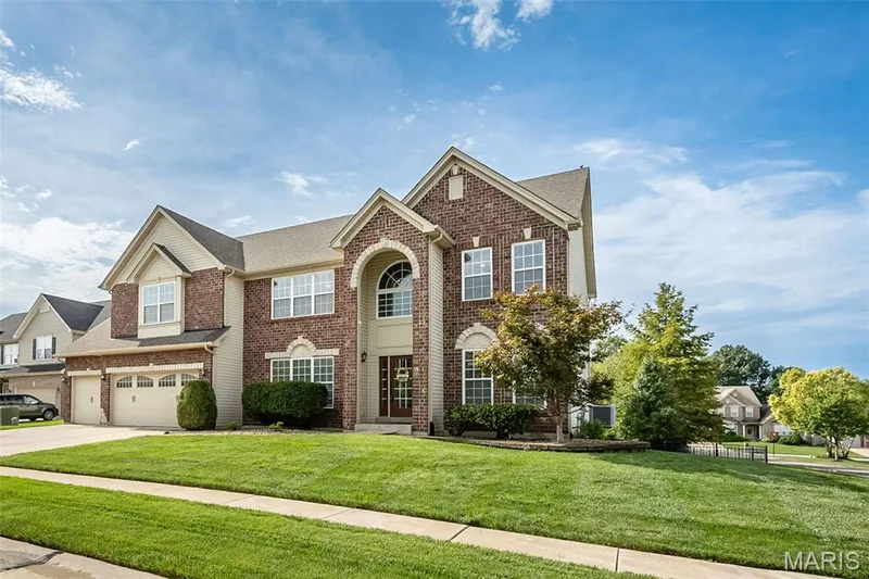 70 Lilac Ridge Court, O'Fallon, MO 63366 — listing photo 2 of 66