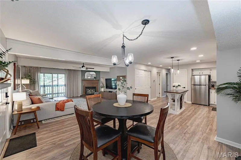 15026 Baxter Village Drive #E, Chesterfield, MO 63017 — listing photo 2 of 24