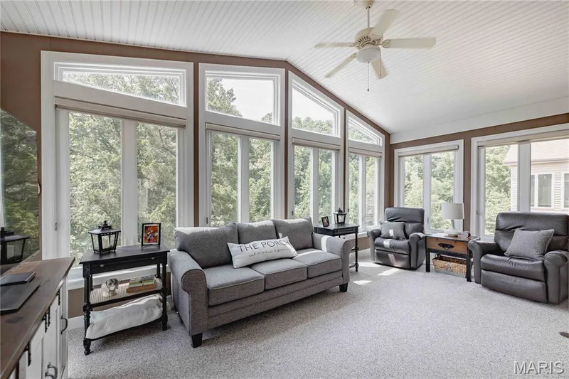 Beautiful sunroom overlooking the lake — 4484 Kingfisher Court, Augusta, MO 63332