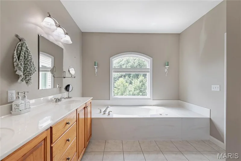 Primary Ensuite — 4484 Kingfisher Court, Augusta, MO 63332