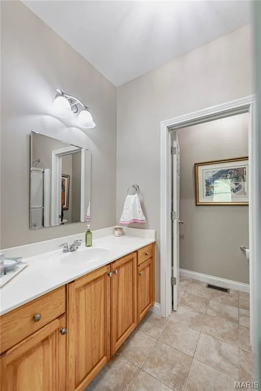Main Floor Bedroom #2 with full ensuite bath — 4484 Kingfisher Court, Augusta, MO 63332