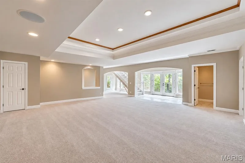 Ample natural light from the 2 story atrium overlooking the lake — 4484 Kingfisher Court, Augusta, MO 63332