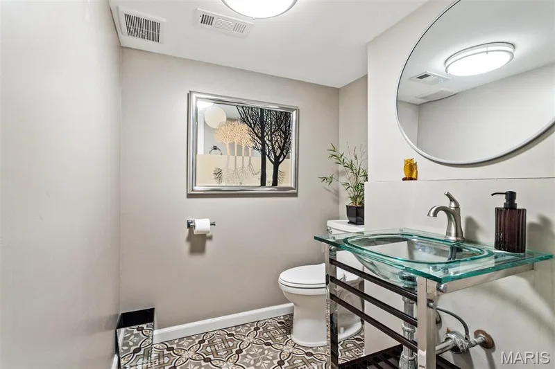 Convenient powder bath by family room — 35 Arrowhead Estates Court, Chesterfield, MO 63017