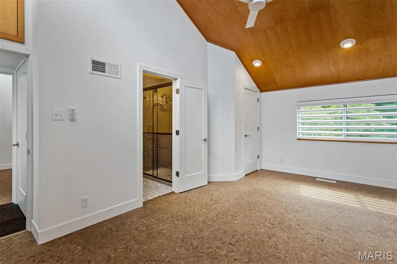 3rd bedroom ensuite full bath is fully remodeled echoing original design — 35 Arrowhead Estates Court, Chesterfield, MO 63017