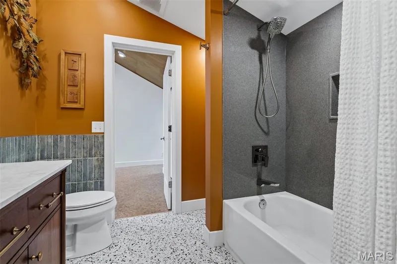 Vaulted ceilings throughout — 35 Arrowhead Estates Court, Chesterfield, MO 63017