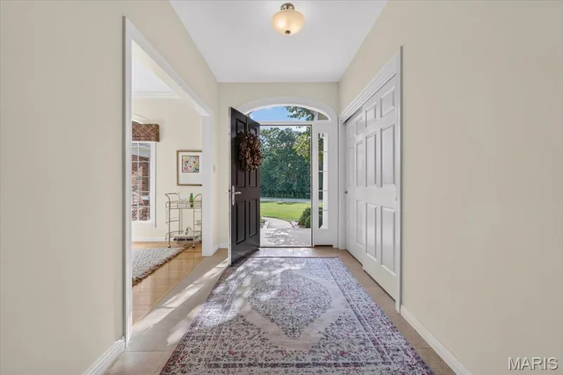 1469 Ridgetree Trails Drive, Ballwin, MO 63021 — listing photo 5 of 42