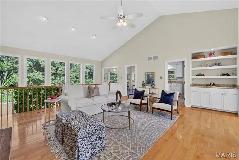 1469 Ridgetree Trails Drive, Ballwin, MO 63021 — listing photo 7 of 42