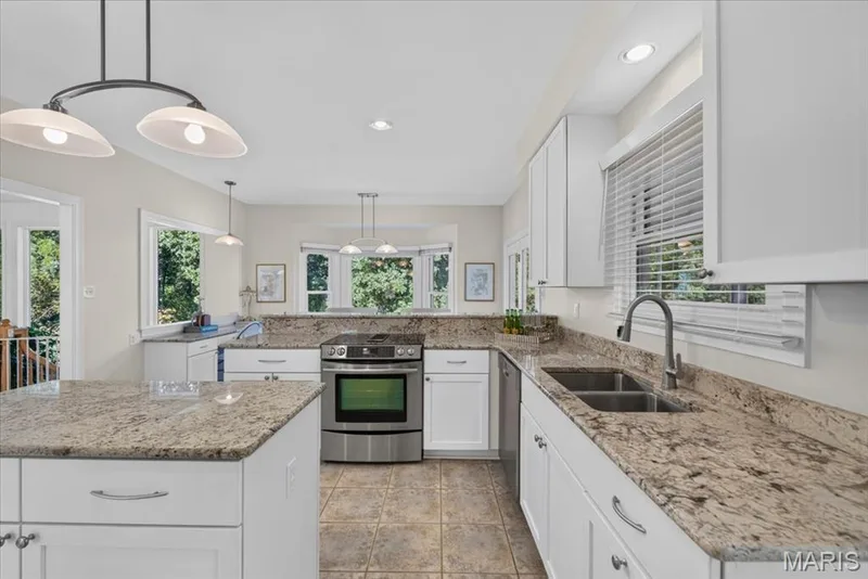 1469 Ridgetree Trails Drive, Ballwin, MO 63021 — listing photo 15 of 42