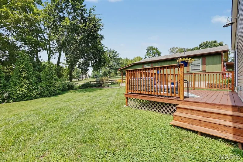 16x13 deck — 31 Plackemeier, O'Fallon, MO 63366