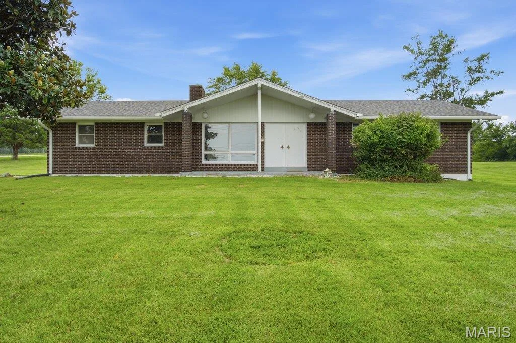 57 W Ofallon Drive, O'Fallon, MO 63366 — listing photo 1 of 24