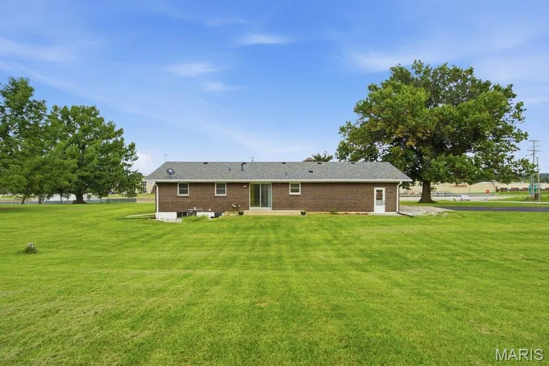 57 W Ofallon Drive, O'Fallon, MO 63366 — listing photo 2 of 24