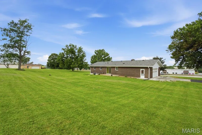 57 W Ofallon Drive, O'Fallon, MO 63366 — listing photo 3 of 24