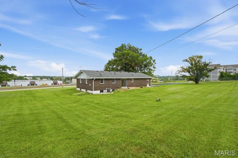 57 W Ofallon Drive, O'Fallon, MO 63366 — listing photo 5 of 24