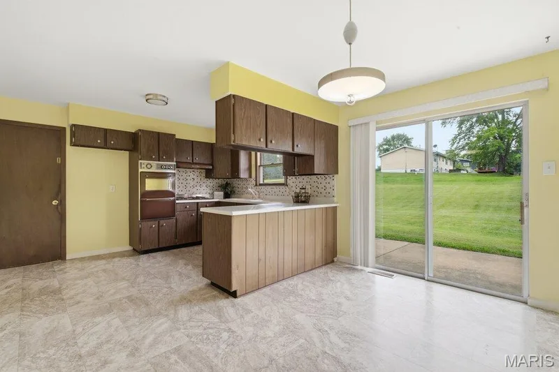 57 W Ofallon Drive, O'Fallon, MO 63366 — listing photo 6 of 24