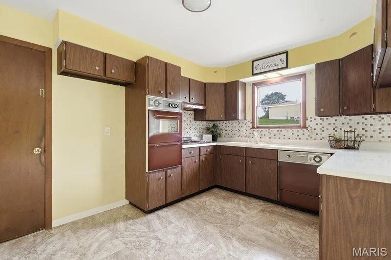 57 W Ofallon Drive, O'Fallon, MO 63366 — listing photo 7 of 24