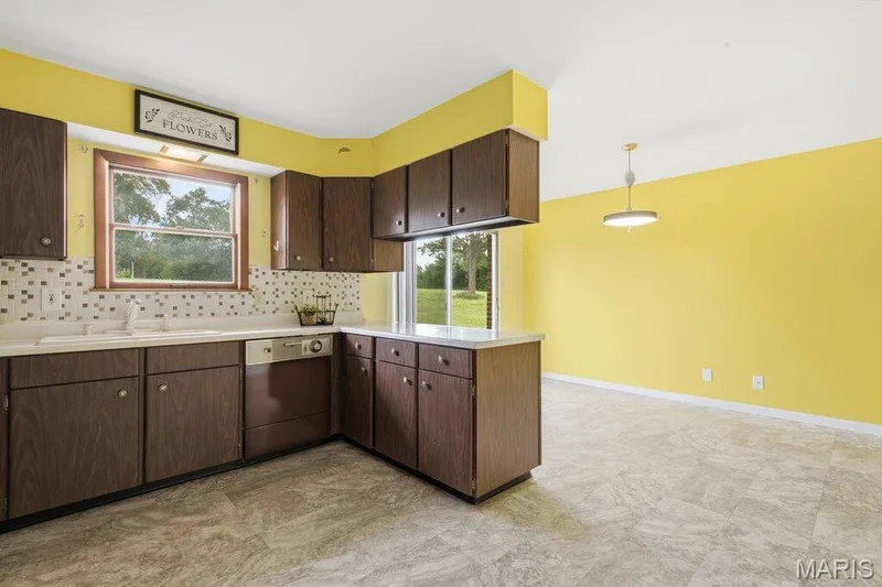 57 W Ofallon Drive, O'Fallon, MO 63366 — listing photo 8 of 24