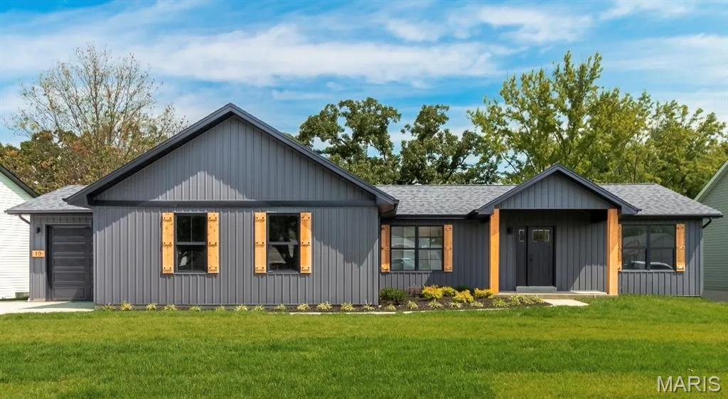 10 Pershing Circle, O'Fallon, MO 63366 — listing photo 1 of 39