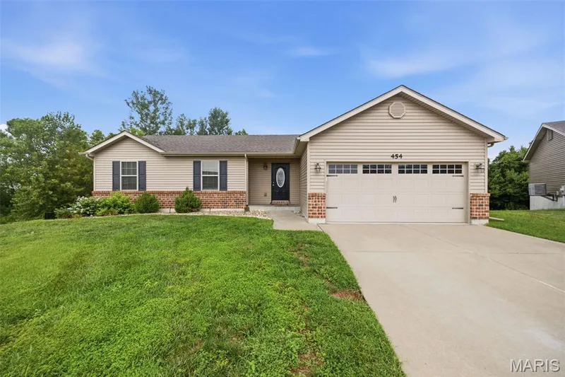 454 Honeysuckle Creek Drive, Wentzville, MO 63385 — listing photo 1 of 33