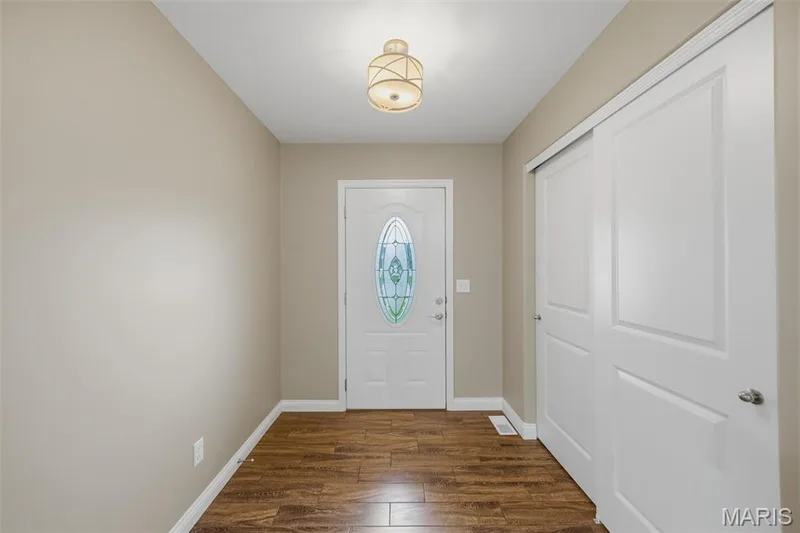 454 Honeysuckle Creek Drive, Wentzville, MO 63385 — listing photo 5 of 33