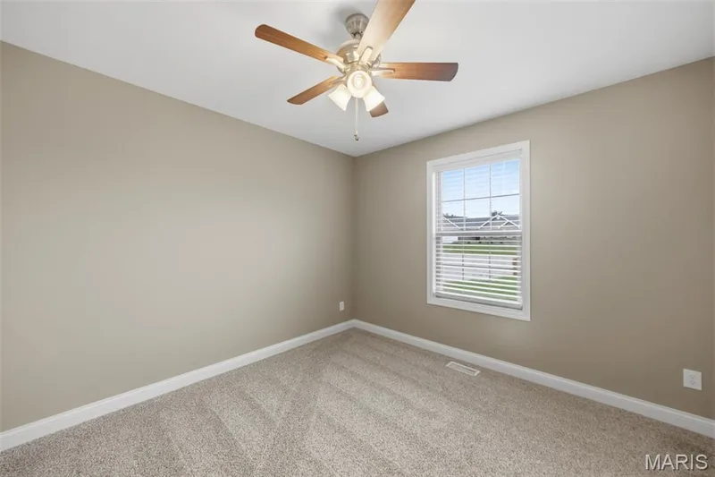 454 Honeysuckle Creek Drive, Wentzville, MO 63385 — listing photo 13 of 33