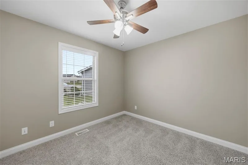 454 Honeysuckle Creek Drive, Wentzville, MO 63385 — listing photo 15 of 33