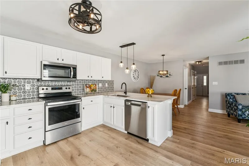 947 Rolling Thunder Drive, O'Fallon, MO 63368 — listing photo 12 of 41