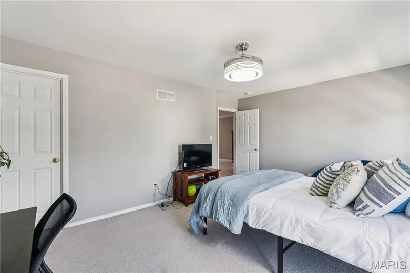 947 Rolling Thunder Drive, O'Fallon, MO 63368 — listing photo 28 of 41