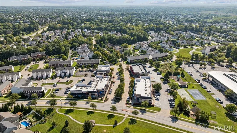 Enjoy the convenience of a walkable community with neighborhood amenities just steps from home. Ideally located near Highways 40 and 70, 947 Rolling Thunder Drive offers easy access to shopping, dining, recreation, and everything Wignhaven has to offer. — 947 Rolling Thunder Drive, O'Fallon, MO 63368