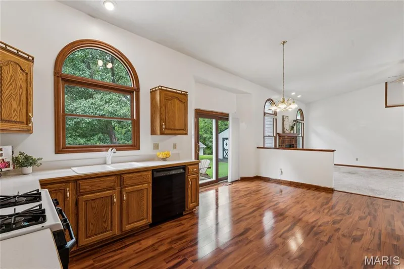 416 Loiselaine Drive, O'Fallon, MO 63366 — listing photo 12 of 46