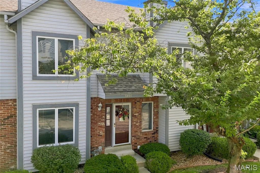 3405 Sherman Park Drive #4C, St Charles, MO 63303 — listing photo 1 of 32